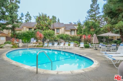 16211 Downey Ave, Paramount CA  90723-5593 exterior