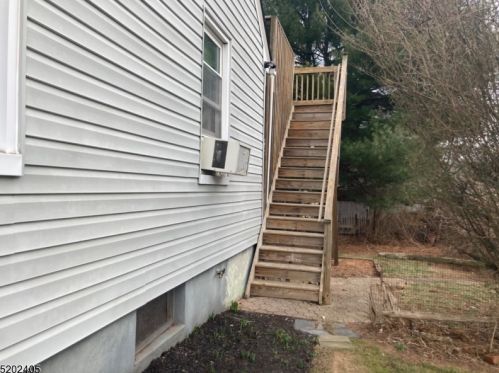 106 Huff Ave, Manville NJ  08835-2216 exterior