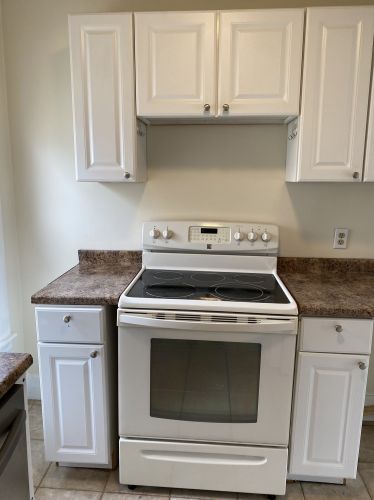 4 Maple St, Dover, NH 03820-3016