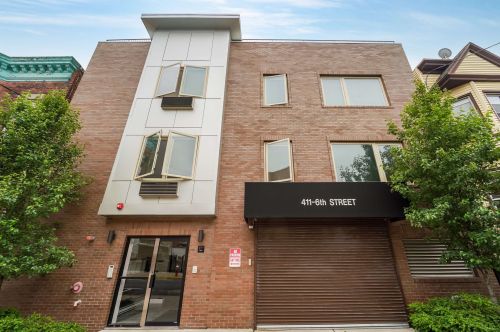 411 6th St, Union City NJ  07087-4021 exterior