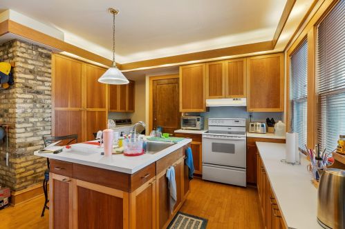 3000 Murray Ave, Milwaukee WI 53211-3205 exterior