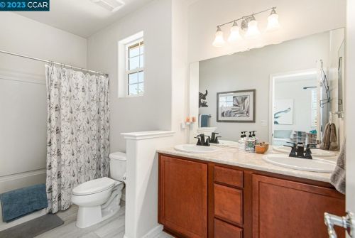 4086 Freesia Dr, Oakley CA  94561-1944 exterior