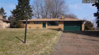 3787 Teakwood St, Canton, OH 44721-3034