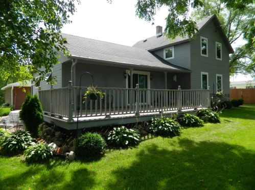 9692 Maple Tree Rd, Kewaskum, WI 53040-9744