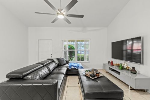 1808 Fears Ave, Port Saint Lucie FL  34953-4526 exterior