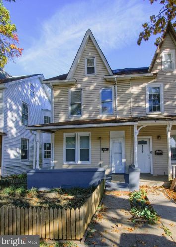 1948 Derry St, Harrisburg, PA 17104-2332