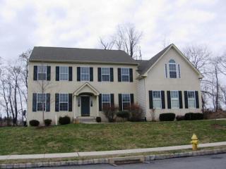 32 Leaf Creek Ct, Douglassville, PA 19518-1333