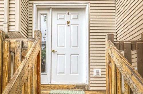 36 Leif Blvd, Congers, NY 10920-1309