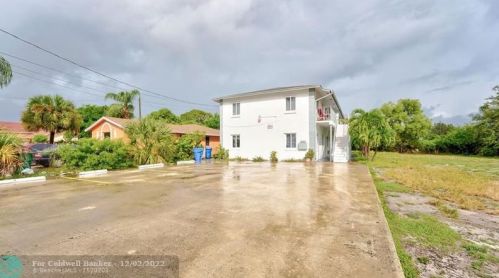 1044 28th St, West Palm Beach, FL 33404-4100