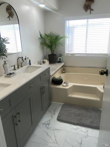 172 Pear Ln, Santa Rosa CA  95407-7664 exterior