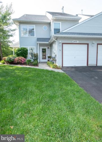 2401 Lynbrooke Dr, Yardley, PA 19067-7272