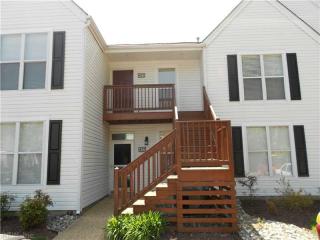 427 Persimmon Dr, Yorktown, VA 23693-5564