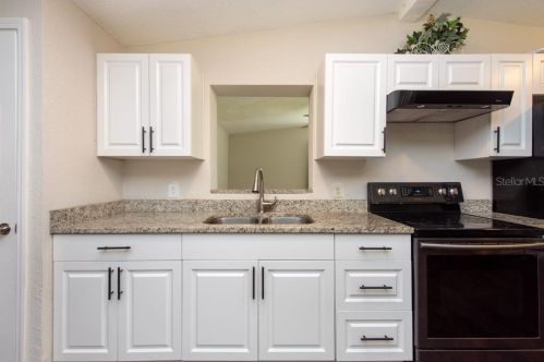 9741 Fowler Ave, Thonotosassa FL  33592-3415 exterior