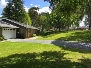 1190 Bellair Way, Menlo Park CA  94025-6611 exterior