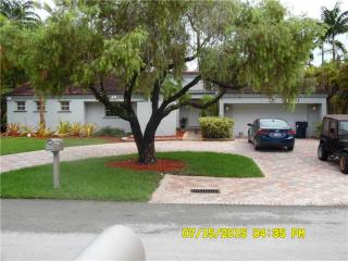 10840 136th Ter, Miami, FL 33176-6557