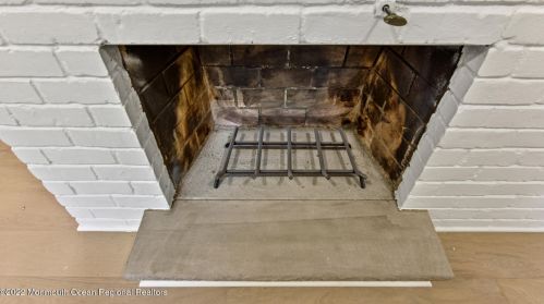 95 Roosevelt Cir, Tinton Falls NJ  07701-5824 exterior