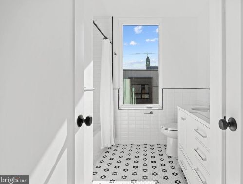 1601 2nd St, Philadelphia PA 19133-0033 exterior