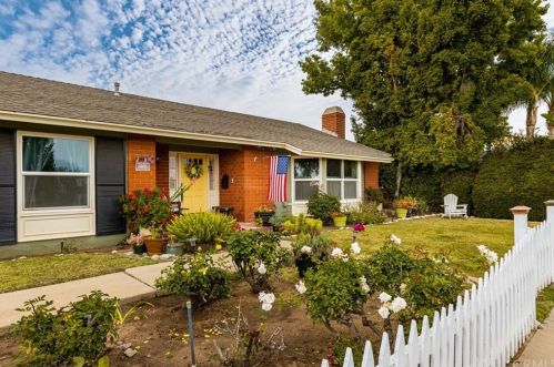 2717 Palmyra Ave, Orange CA 92869-4762 exterior