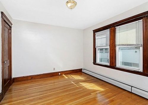 51 Falmouth Rd, Newton MA 02465-1127 exterior