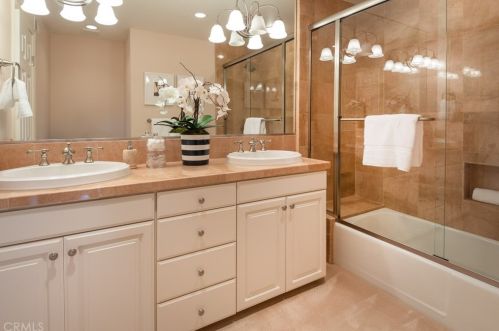 24 Westport, Manhattan Beach CA  90266-7227 exterior