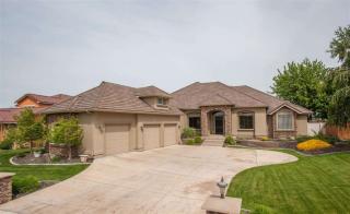 2101 Zinser St, Kennewick, WA 99338-1850