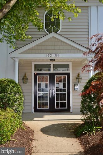 203 Victoria Gardens Dr, Kennett Sq, PA 19348-4124