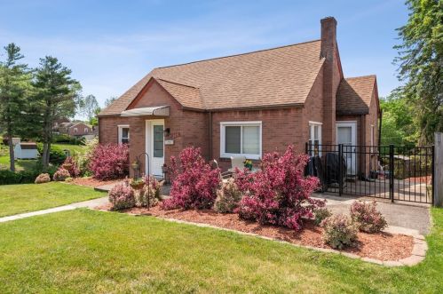 205 Sunny Dr, Pittsburgh, PA 15236-2656