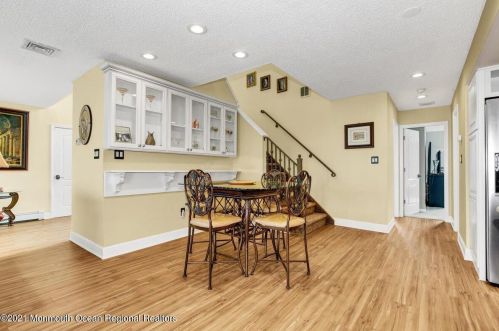 98 Jib Ln, Bricktown NJ  08723-6747 exterior