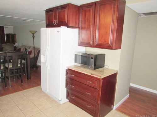 132 Turnbull Rd, New Hartford CT  06057-4136 exterior