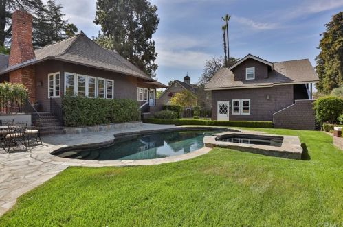 1135 Center St, Redlands CA  92373-6737 exterior