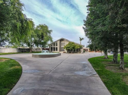 1812 Golf Rd, Turlock CA  95380-9746 exterior
