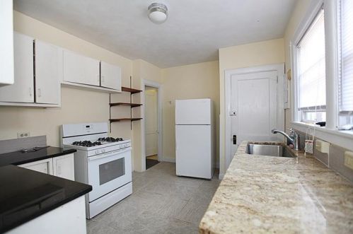 5559 Beacon St, Pittsburgh PA  15217-1903 exterior