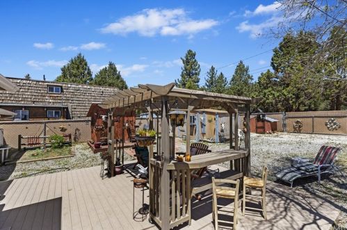 1037 Mountain View Blvd, Big Bear City CA  92314 exterior