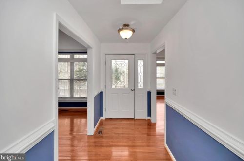 237 Washington St, Locust Grove, VA 22508-5137