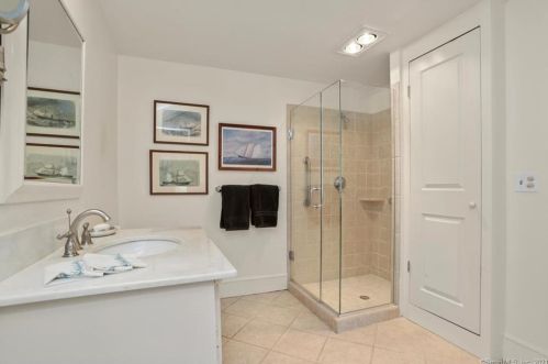 200 Mill Rd, New Canaan CT  06840-4310 exterior