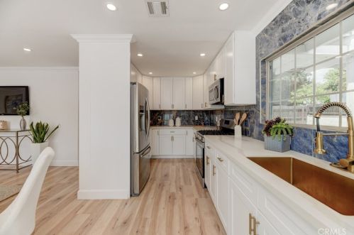 7812 Peachtree Ave, Van Nuys CA  91402-6514 exterior