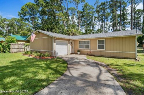 5100 Fruitport St, Cocoa, FL 32927-3102