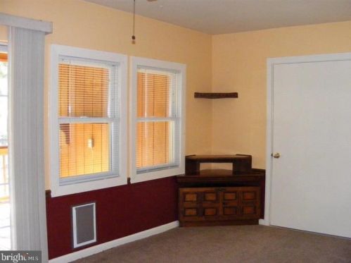 262 Tall Oak Dr, Charles Town WV  25414-5314 exterior