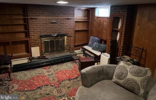2213 Downing Ln, Wilmington DE  19804-3612 exterior