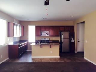 1498 Colt Dr, Gilbert AZ  85296-7344 exterior