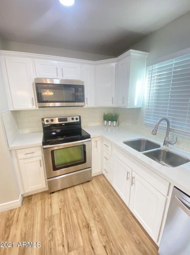 15619 17 Ave, Phoenix AZ 85086-8771 exterior