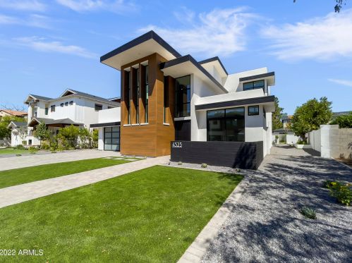 4523 38th Pl, Phoenix, AZ 85018-3511