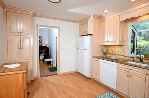 239 Rocks Rd, Norwalk CT  06851-1117 exterior