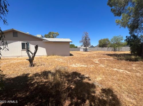 6206 Zoe Ella Way, Glendale AZ 85306-2823 exterior