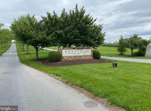 35 Chadwick Dr, Charles Town WV  25414-4464 exterior