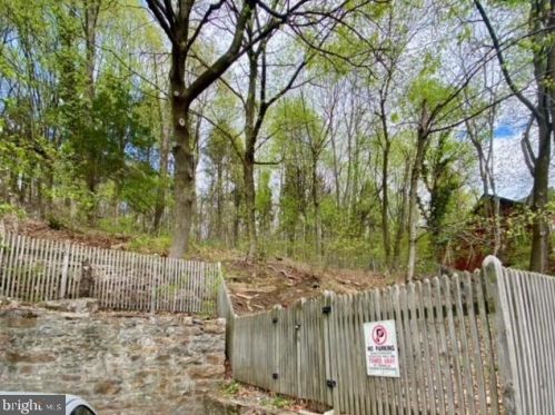 401 Chestnut St, Ashland PA  17921-1322 exterior