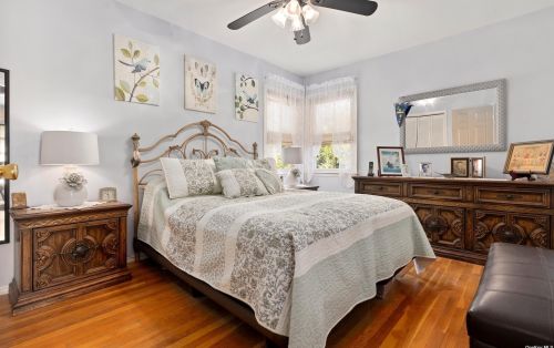 1727 Park Ave, New Hyde Park NY  11040-4057 exterior