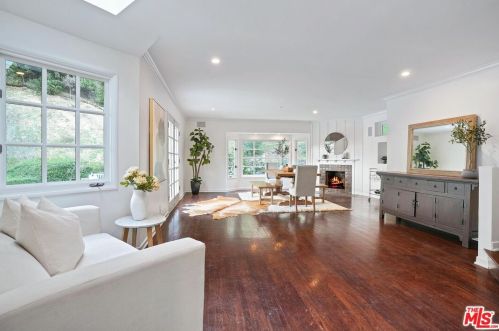 3531 Coldwater Canyon Ave, North Hollywood CA  91604-4060 exterior