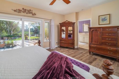 24638 Brighton Dr, Santa Clarita, CA 91355-4325