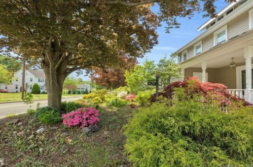 429 Ridge Rd, Middletown, CT 06457-5230